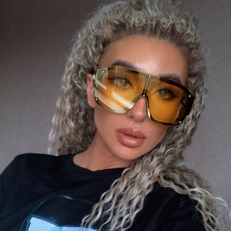 2022 Fashion Luxury Designer Oversized Square Sunglasses Men Women Vintage Big Frame Sun Glasses Mirror Rivet Shades UV400