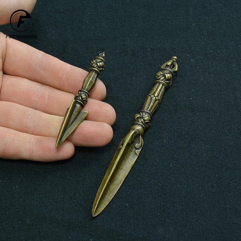 Small Retro Brass Vajry Pestle Ornaments Vintage Brass KeyChains Pendant Buddha Instruments Lucky Home Decorations Avoid Evil