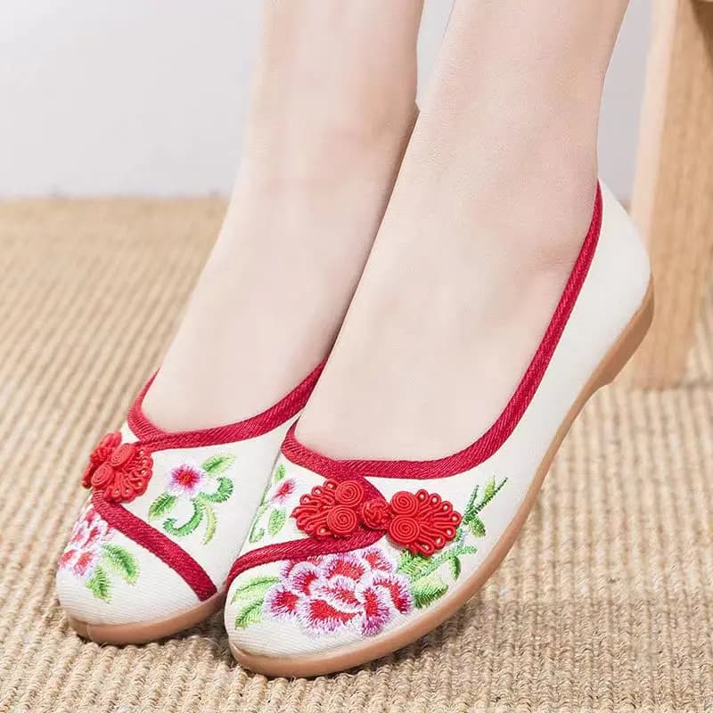 2024 Woman's New Spring Summer Ethnic Style Embroidered Canvas Shoe Soft Sole Non Slip Shallow Slip-On Flat Sole Ballet Shoes