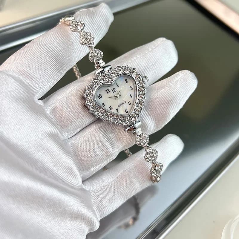 New Fashionable Love Type Fine Band Diamond Set Quartz Women's Watch Gold Silver Free Adjustable Bracelet Watch Reloj