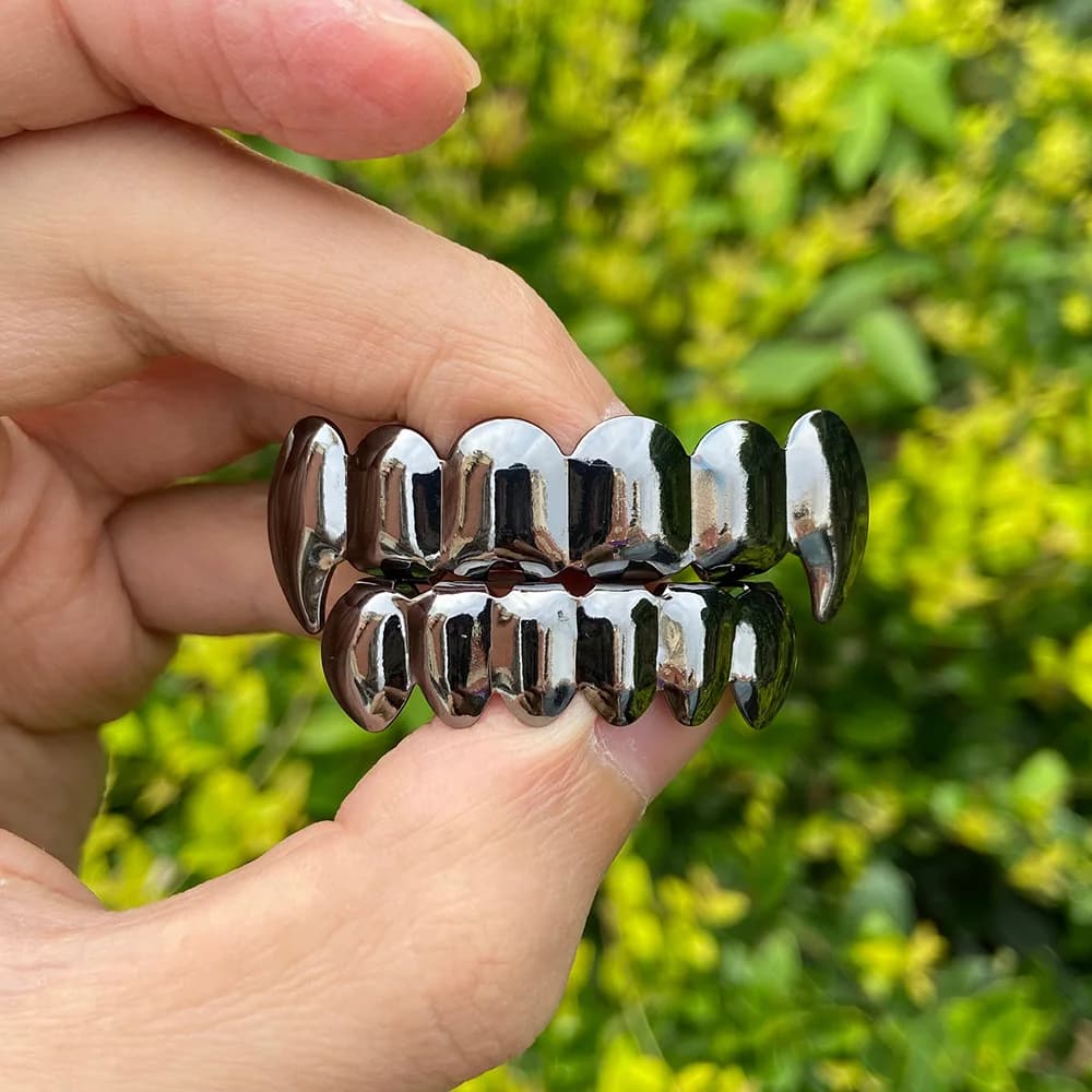 RACHELZ Hip Hop Black Fangs Tooth Grillz 14K Gold Plated 6/6 Teeth Caps Decor Dental Grills For Men Women Halloween Jewelry