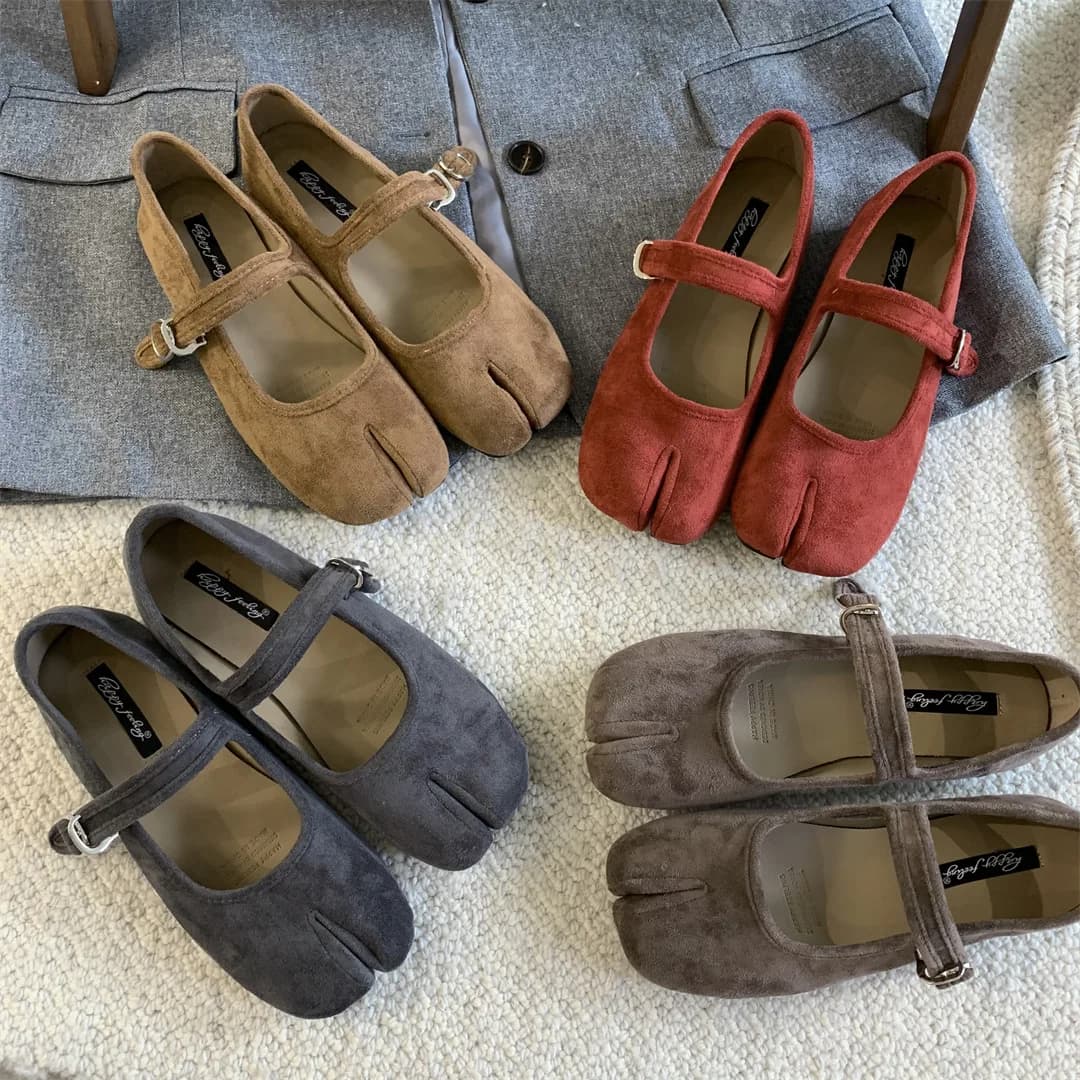 2025 Japanese Style Tabi Ninja Shoes Women Retro Suede Flats Split Hoof Toe Boat Shoes Femme Mary Jeans Mocasines Ballerina Shoe