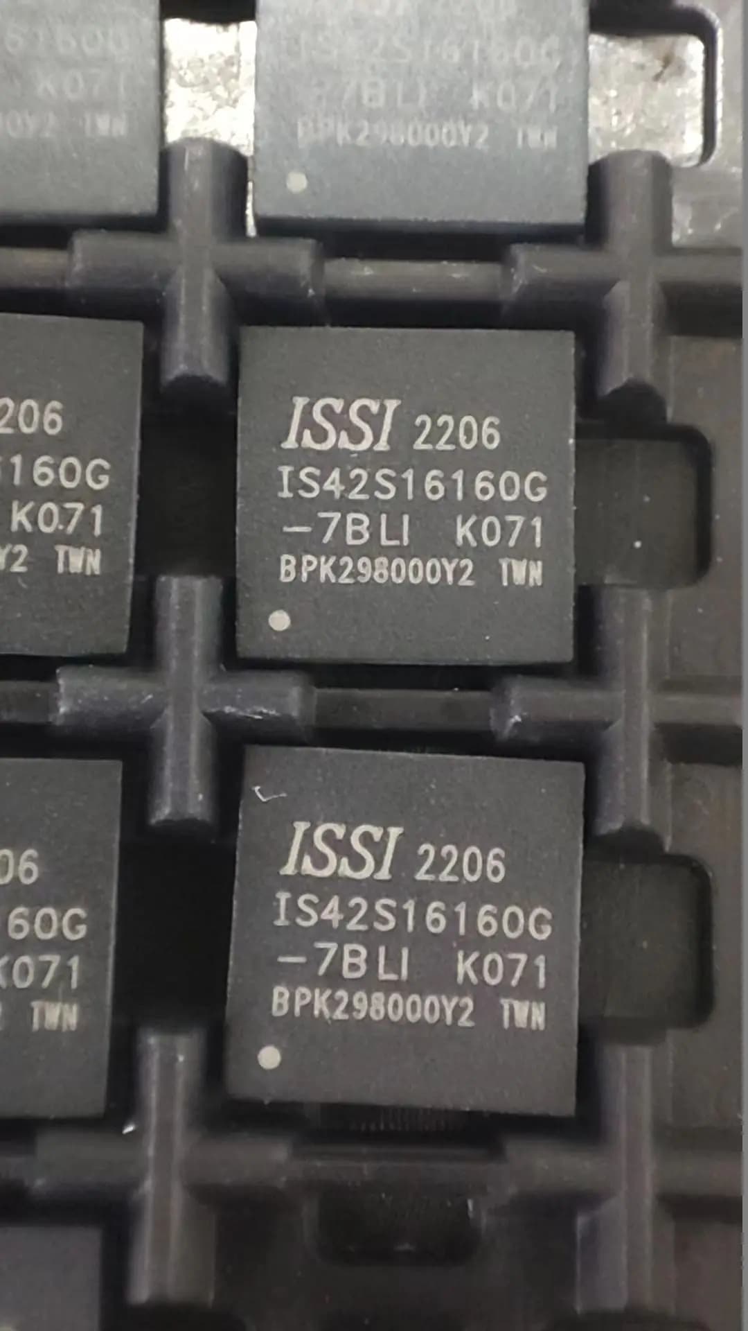 1~10pcs/lot IS42S16160G-7BLI 6BLI 5BLI IS42S16160G BGA-54 100% Brand New Original