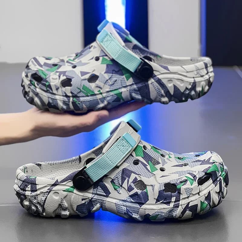 Summer Men Slippers Light EVA Men's Casual Shoes Hole Shoes Clogs Home Garden Outdoor Male Beach Flat Sandals