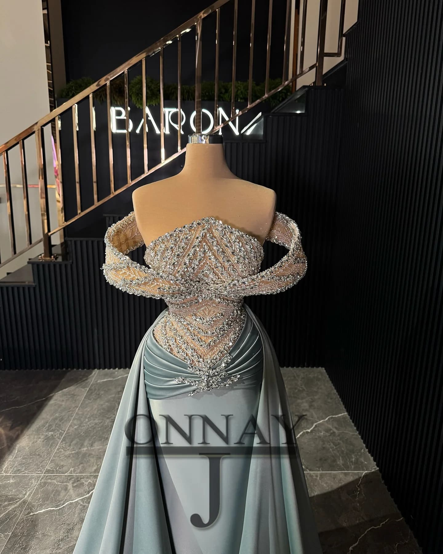 Customized Odd Shoulder Crystals Graduation Dresses Detachable Train Kuwait Dubai Robes De Soiree Bespoke Special Occasion