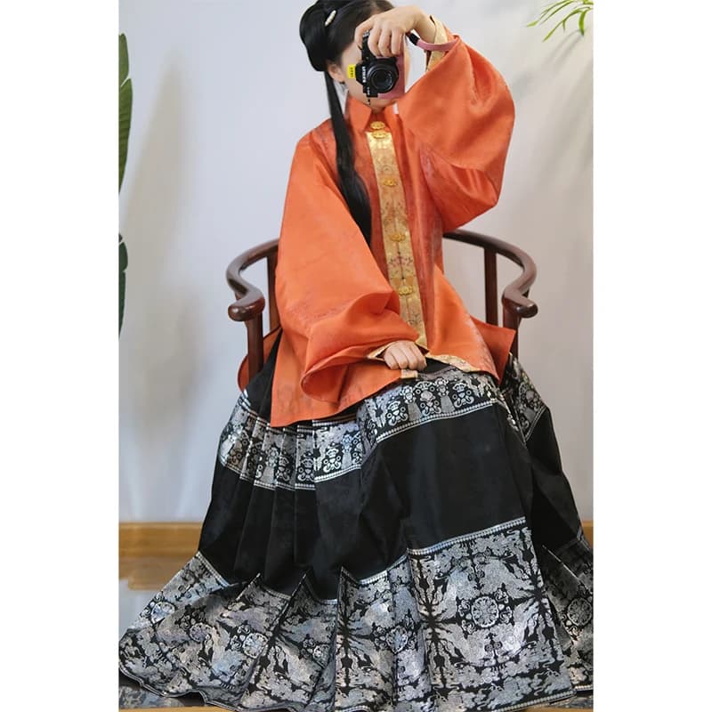 Hanfu Tuan Lion Dragon Pattern, Ming 6 meters of  woven gold horse face skirt nonprinted skirt exclusive skirt gorgeous
