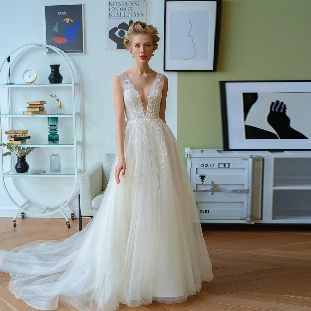 Elegant A-Line Wedding Dresses Deep V Neck Sleeveless Tulle Bridal Gowns Appliques Back Button Sweep Train свадебное платье 2023