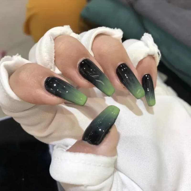 24 Pcs Decorated Press on Acrylic Nails Set with Glue Black Green Gradient Artificial False Nails To Stick on Long Nail Art 2024