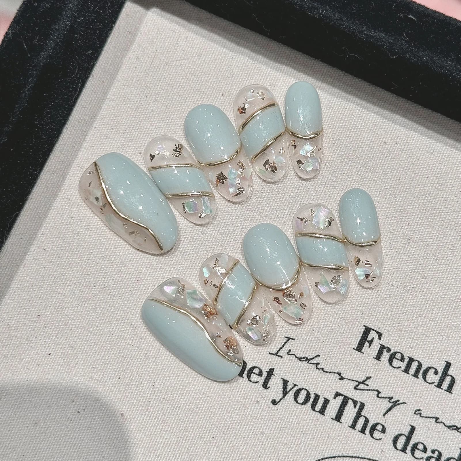 10pcs Vintage Handmade False Nails Ice Transparent Mint Green Gold Border Designs Press On Nail European Wearable Fake Nail Tips