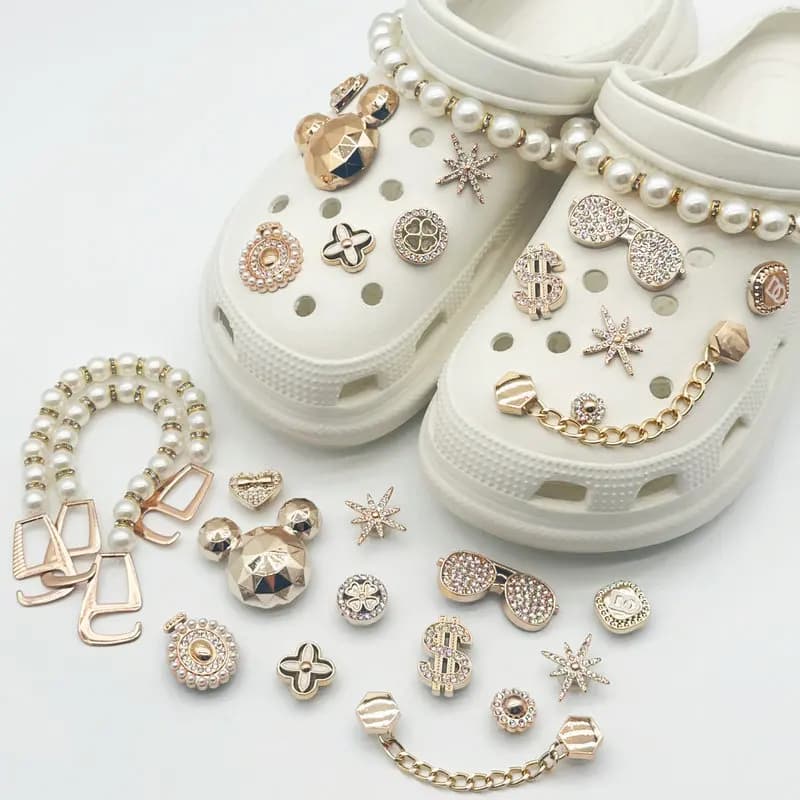 New Fashion Set Hole Shoe Charms Accessories Shoe Buckle Cute Pearl Glasses Water Diamond Chain DIY 3D Shoes Decorations
