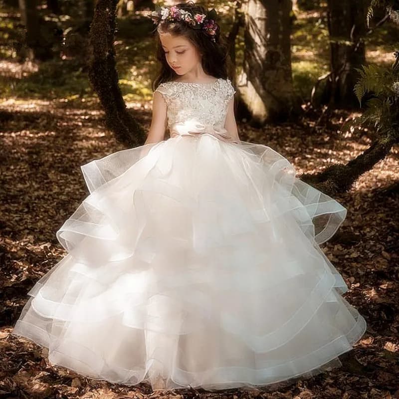 Elegant Flower Girl Dresses Champagne Lace Sleeveless Baptism Kids Pageant for Weddings First Communion Ball Gown 2023