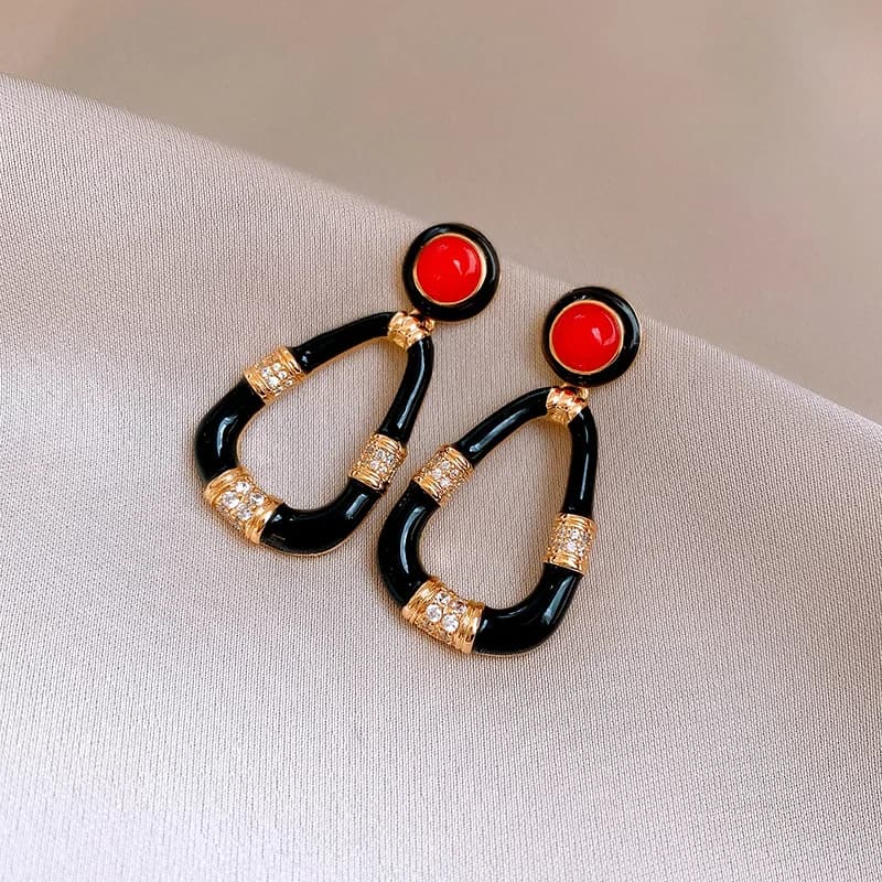 NISHIZAWA Oil-dripped Zircon Triangle Earrings Niche Design Earrings Retro Earrings for Women