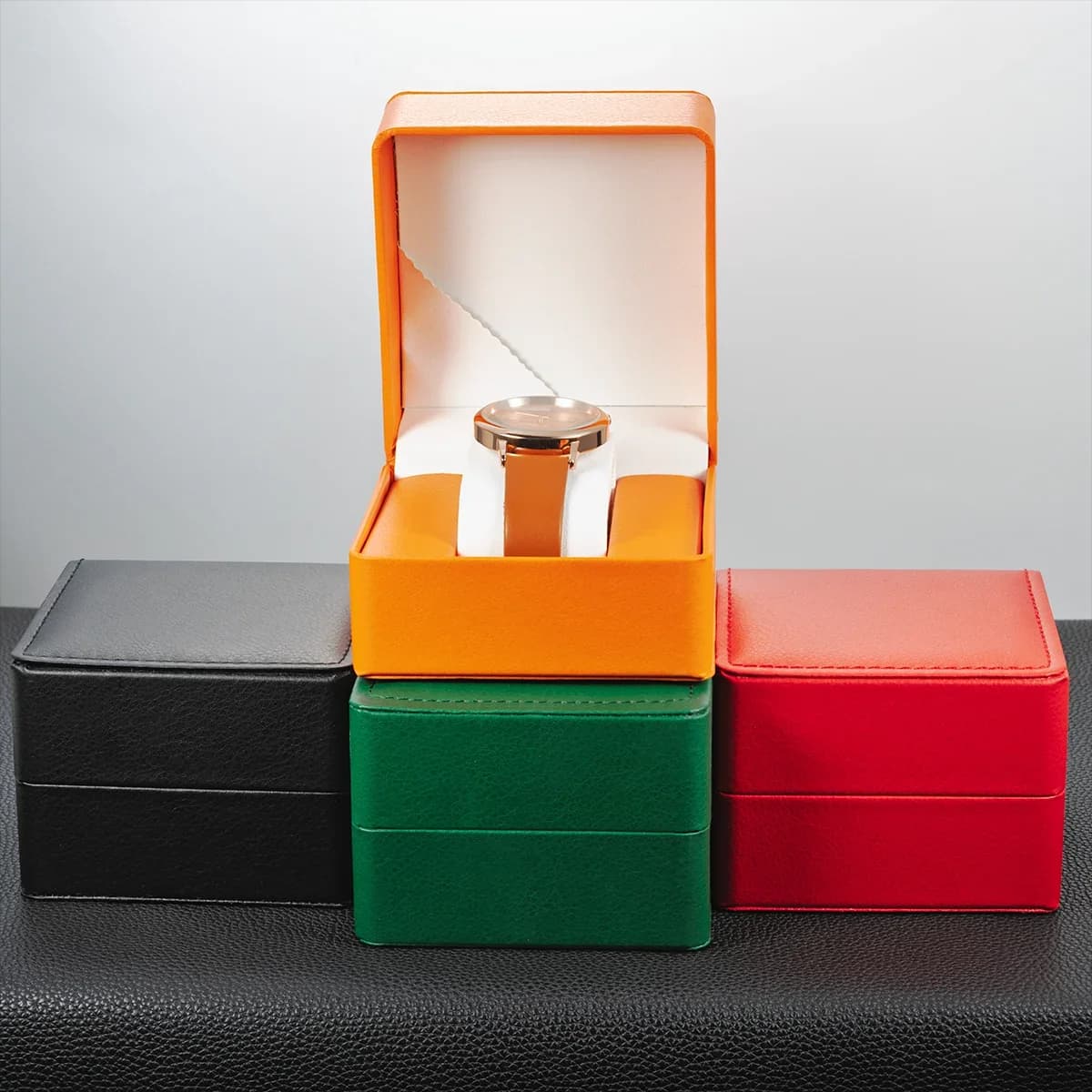 Black Single Watch Gift Box with Pillow PU Leather Wristwatch Display Case Organizer for Men Clamshell PU Leather Watch Cover