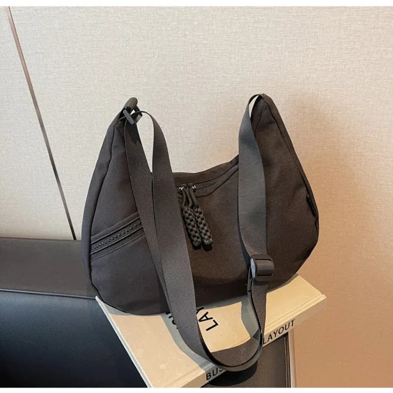 New Large-capacity Dumpling Bag Lightweight and Versatile Dumpling Bag Fashion College Style Messenger  Portable Student Bag