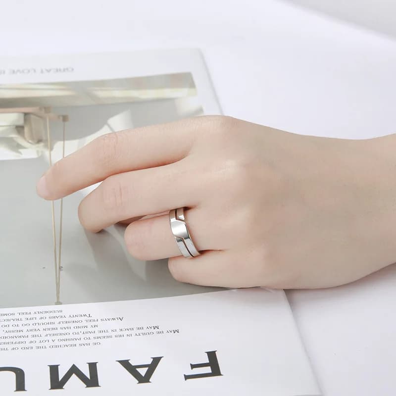 1 piece of stainless steel hollow vacuum plated couple ring jewelry