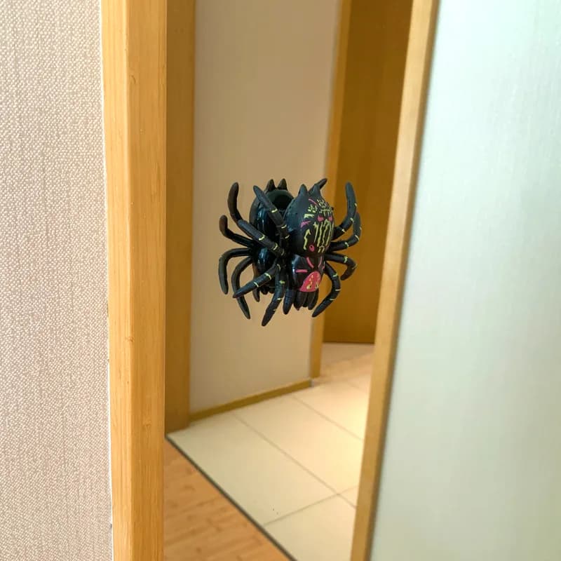 1Pcs Creative Glass Window Walking Spider Toys Sticky Crawling Toys Funny Novelty Toys Children's Toys Birthday Christmas Gift