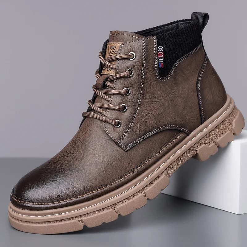Leather Shoes Men's Soft-soled Casual Cotton Shoes Plus Velvet Non-slip British Style Leather Boots 2025 New Winter Men's Shoes