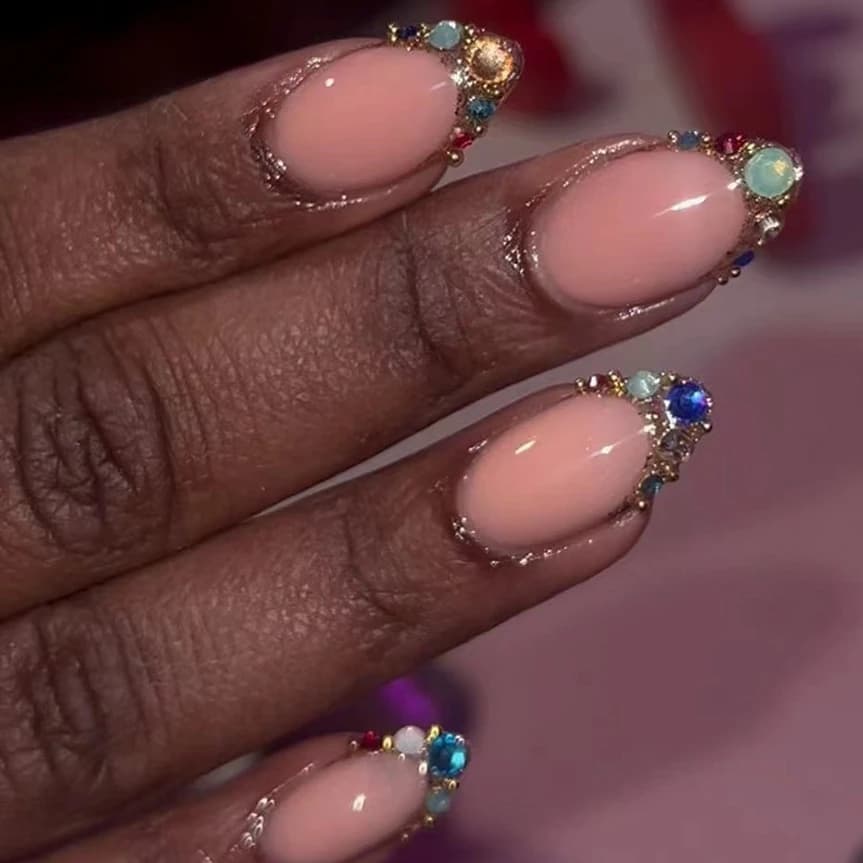 Luxury Shiny Colorful Rhinestone Press on Nails French New Short Pointed Fake Nails Art Glitter Powder Almond False Nails Charms