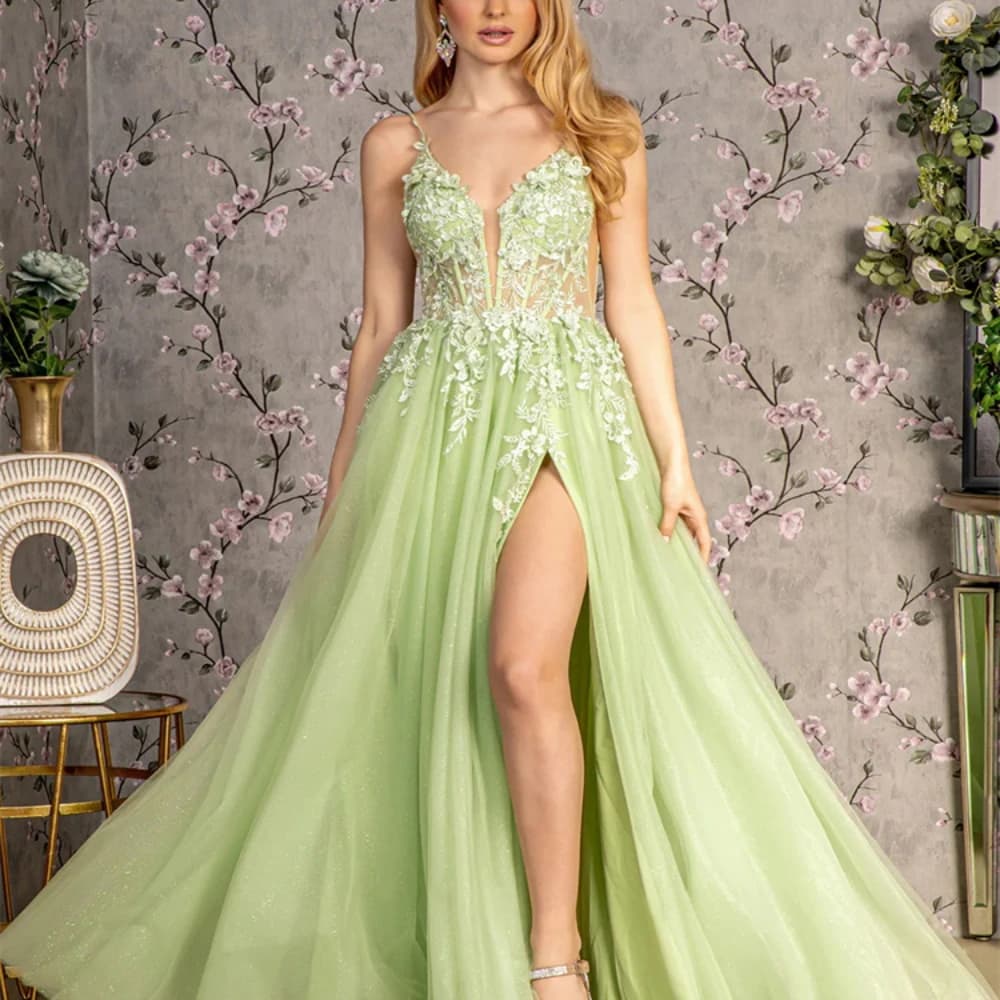 Hot Selling Sleeveless Illusion Deep Sweetheart Bodice Thin Straps Prom Dress Elegant Open Back Zipper Sweep Train Party2024