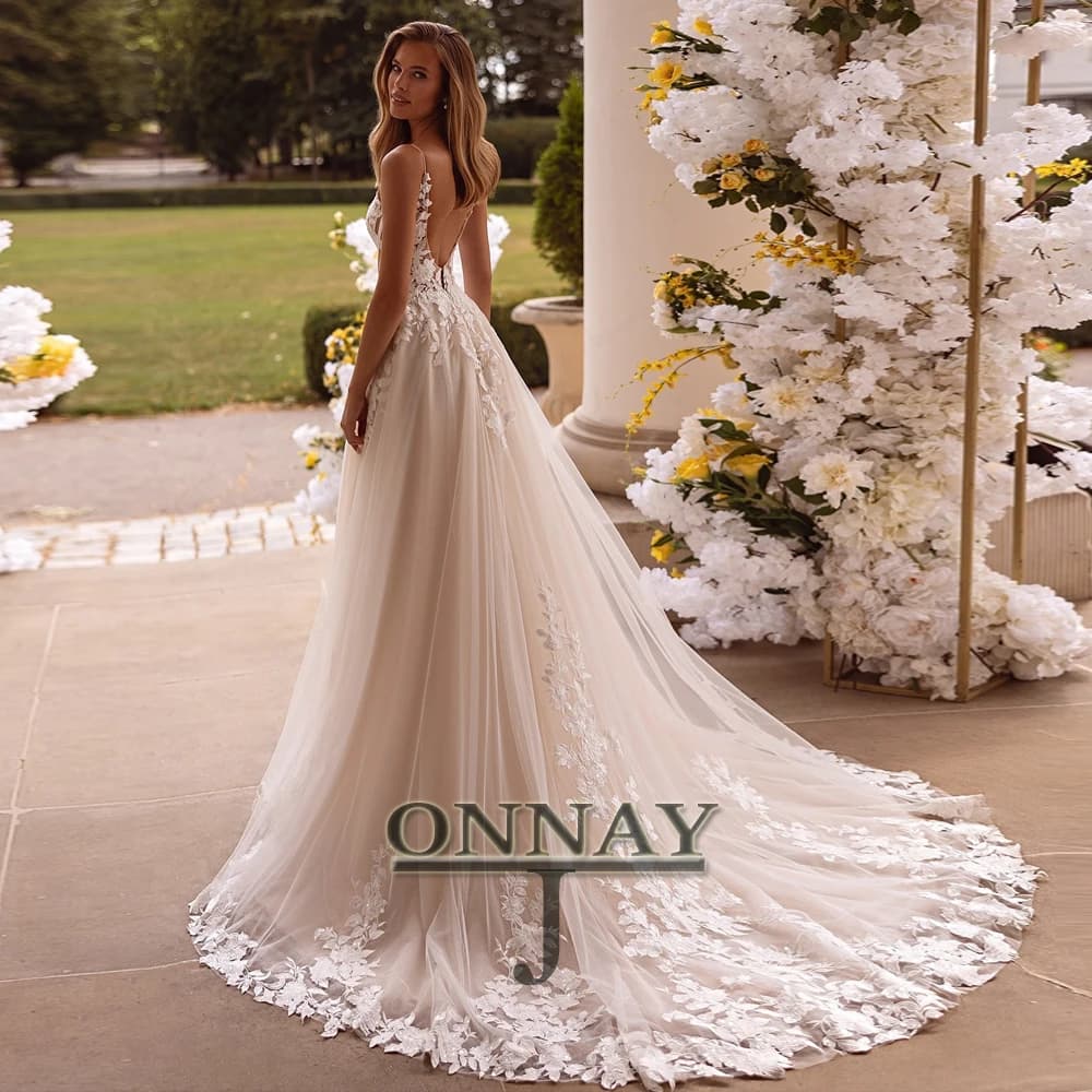 Customized Bohemian Wedding Dresses Tulle for Women Lace Appliques V Neck Pleat Bridal Wedding Gown for Bride Vestidos De Novia