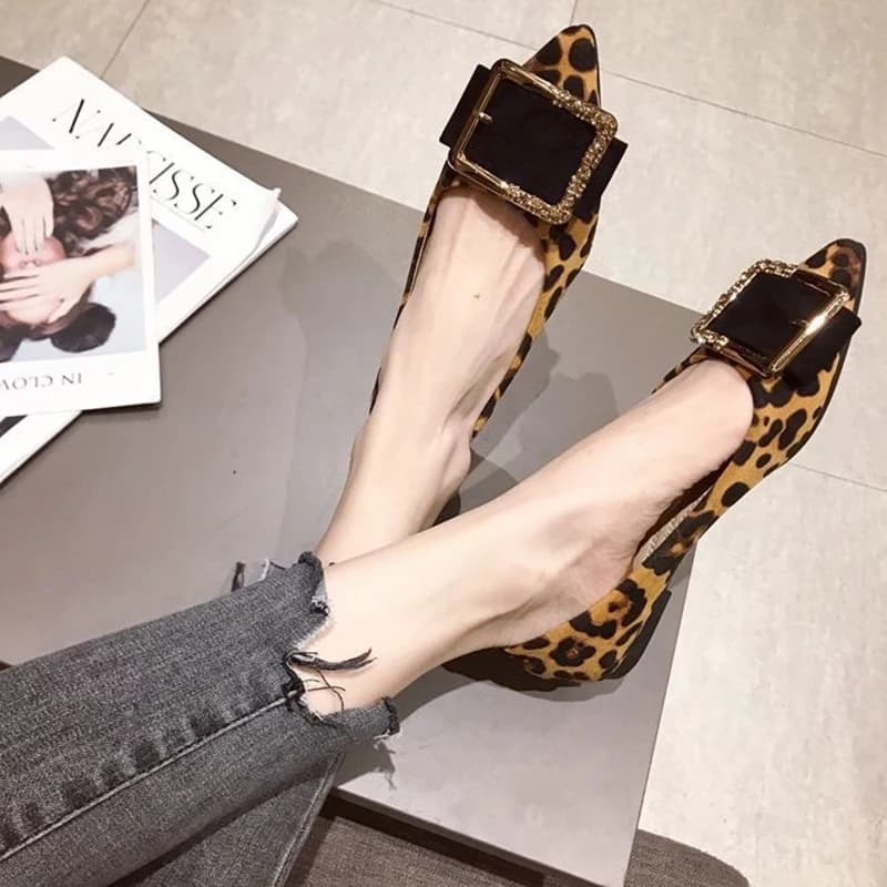 Spring Summer Leopard Shoes Pointed toe Women Flats Elegant Modern Ladies Single Shoes Soft Plus Size 42 D081