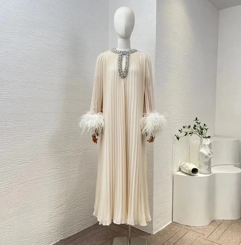 Women Luxruy Diamond Beaded Colla Ostrich Hair Feather Long Sleeve Loose Pleated Long Party Dress Elegant Diamond Beaded Collar