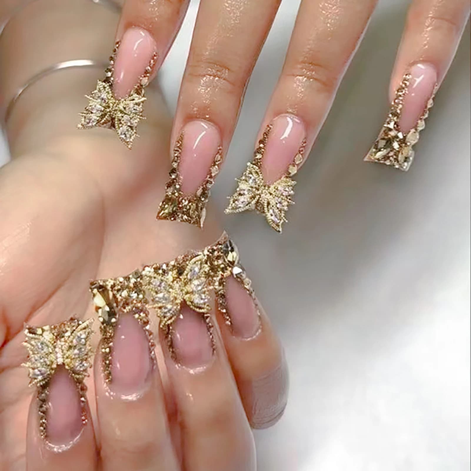 24pcs Light Luxury Press On Nails Shiny Gold French Style Duckbill False Nails Full Flash Diamond Butterfly Decor Fake Nail Tips