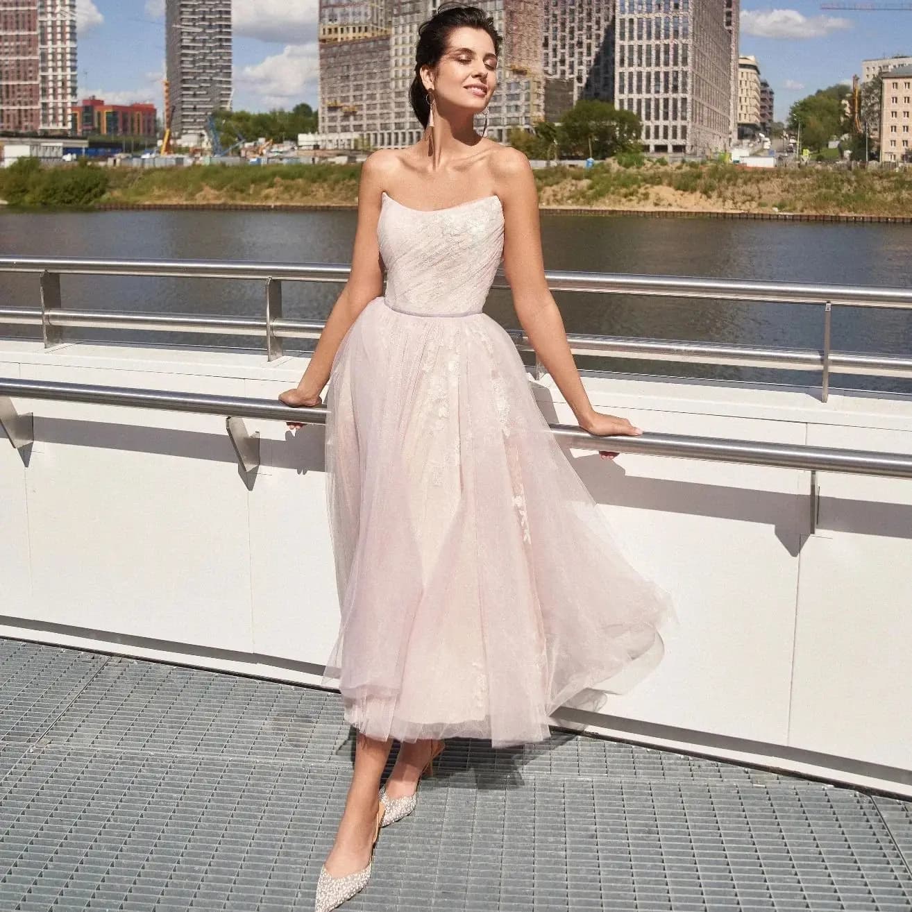 Charming Pink Cocktail Dresses Lace Tiered Sleeveless Prom Gowns Sexy Tea Length Celebrity Homecoming Party Dresses