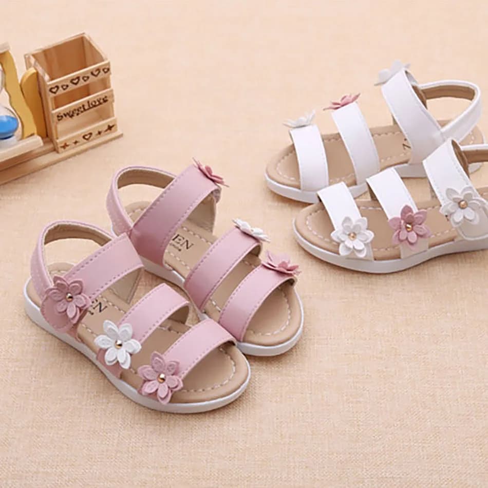 Little Girls Summer Casual Sandal Three Flower Detail New Kids Roman Beach Shoes Stylish Beach Experience for Children Adventure