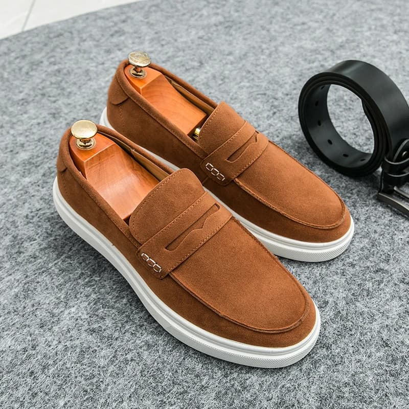 New Suede Leather Loafers Men Soft Soled Comfortable White Sole Casual Shoes British Style Classic Moccasin Brand Driving Shoes