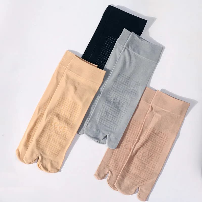 3 Pairs Summer Thin Anti Slip Tabi Socks Short Silk Stockings Womens Mens Solid Color Two Finger Socks Japanese Split Toe Socks