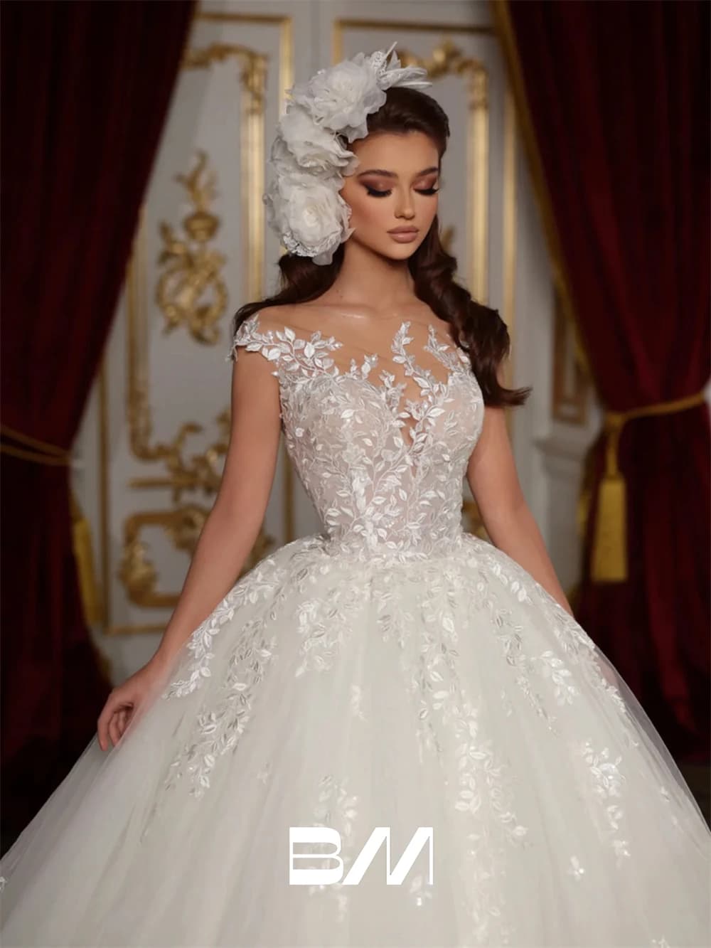 Classic Lace Appliques Wedding Dress Ball Gown Tulle Bride Dresses with Cap Sleeves Court Train Bridal Wed Gown Custom Make