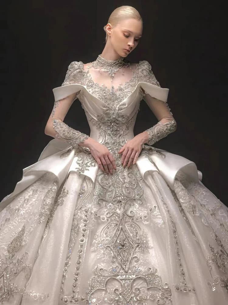 Customized Heavy Industry Satin Wedding Dress for Women 2025 New Retro Bride Long Sleeve Ball Gown Large Size Vestido De Novia
