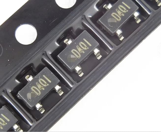 100/PCS LOT ME2108A50M3G ME2108A50 SOT23-3 D4** D4 5V boost power management IC DC-DC chip