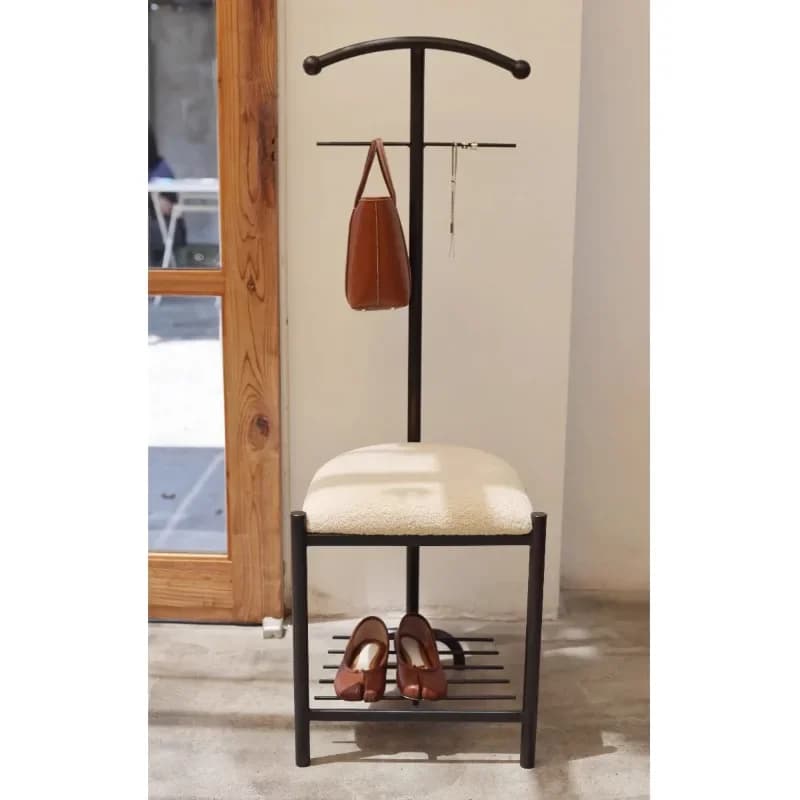The coat and hat stand is very simple small sheep change shoes stool entrance door Northern Europe medieval art design modern