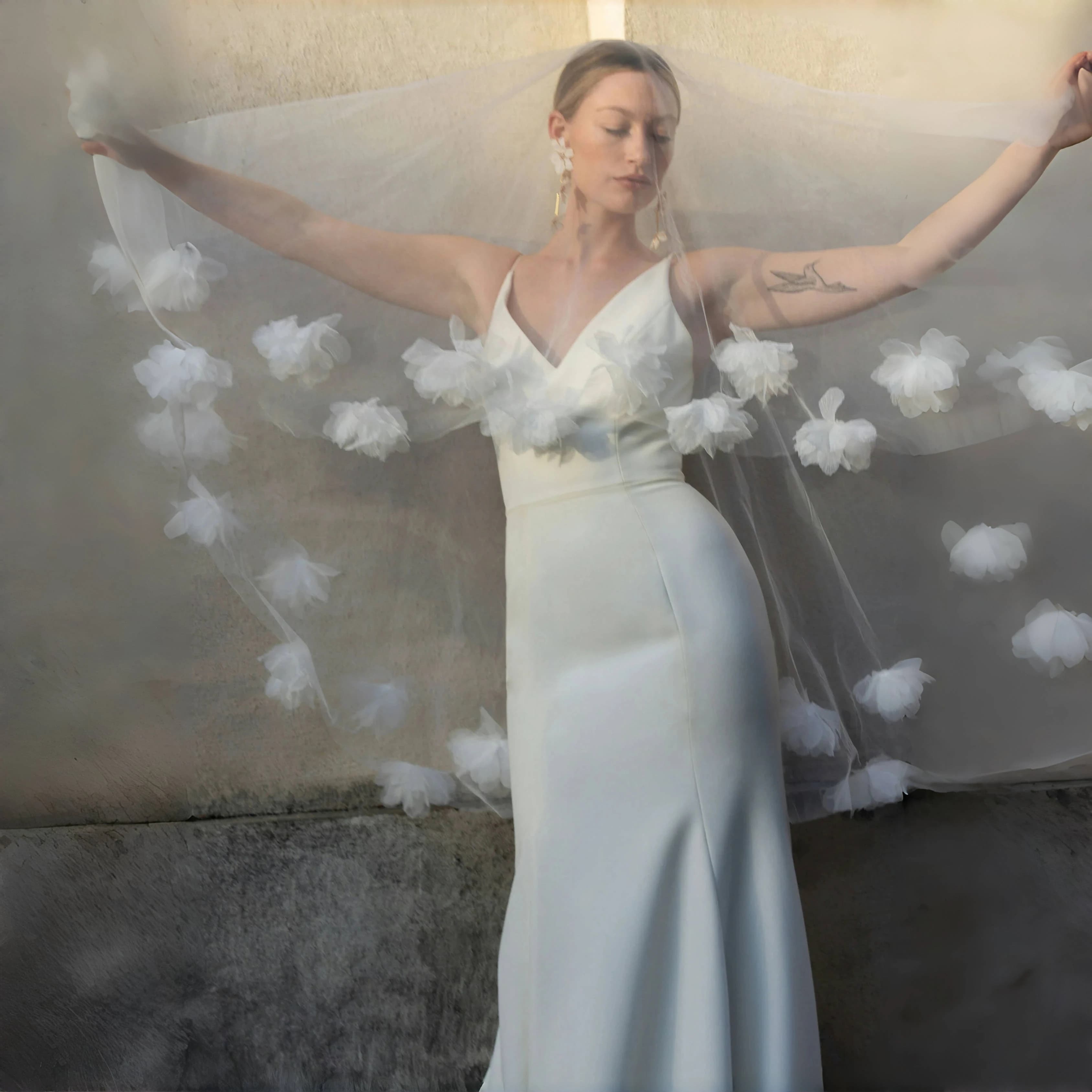 Wedding Veil with Blusher Elbow Length Bridal Veil 3D Floral Two Layers Soft Tulle Cover Face Brides Wedding Accessories G11