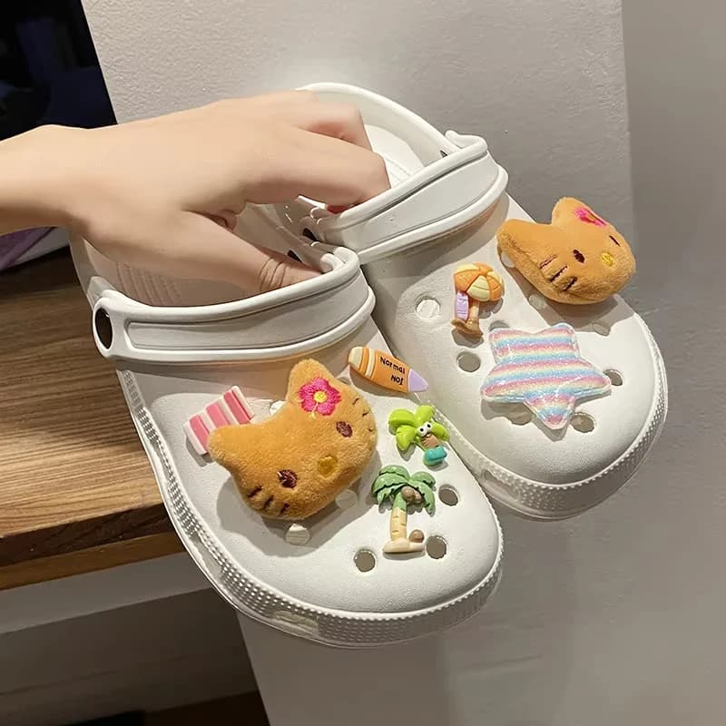MINISO Sanrio Hello Kitty Resin Shoe Charms Set  Cute Plush Shoe Decoration Accessories Removable Beach Vacation Style