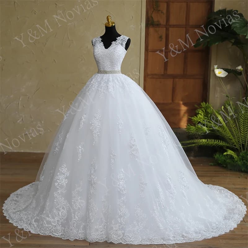Y&M Novias Bride V Neck Crystal Belt Wedding Dresses 2025 Sleeveless Court Train Bead Exquisite Customized Bridal Ball Gown