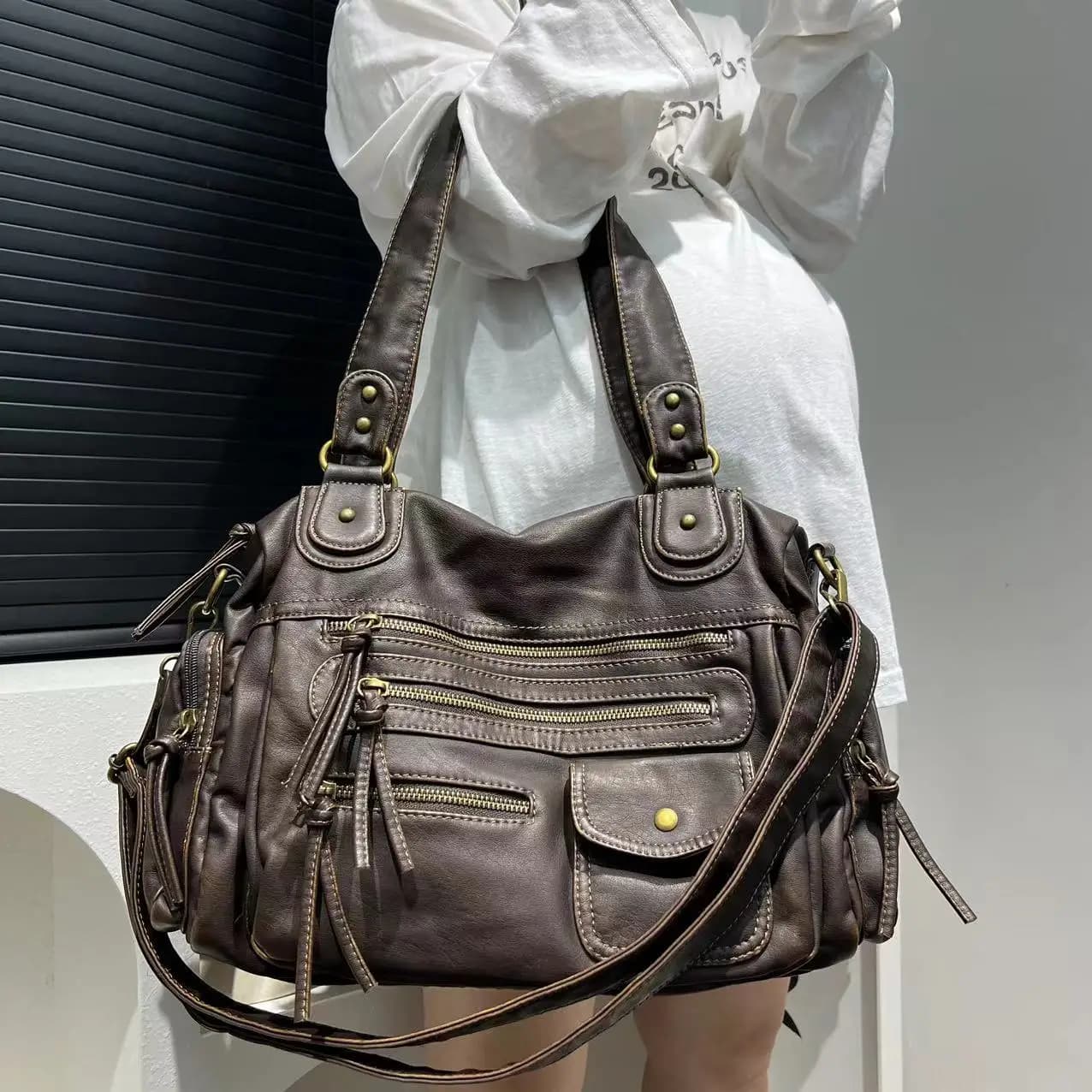 Y2K Hot Girl Single Shoulder Crossbody Bag Vintage Washed Leather Motorcycle Bag Large Capacity Multi Pocket Bag