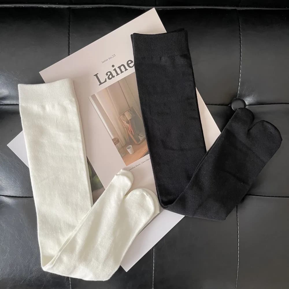 Cotton Split Toe Woman Long Socks Solid Color Classics Comfortable Two-Toed Japanese Harajuku Women High Tube Tabi Sox Stockings
