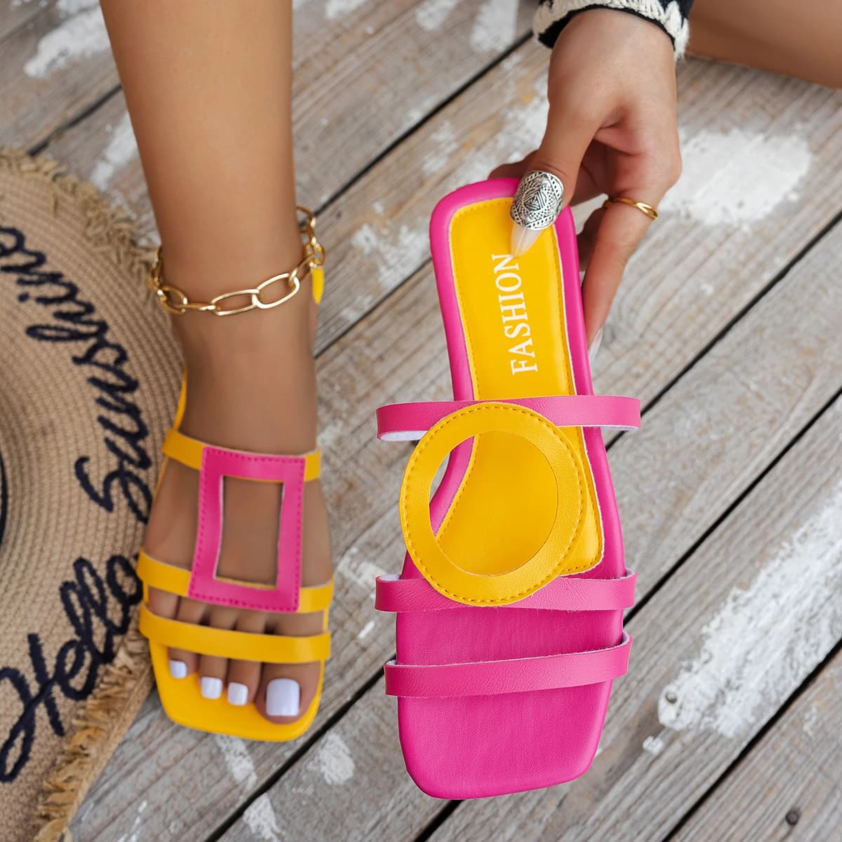 Women Flat Slippers Summer New Outdoor Shoes Non-slip Casual Slippers Women Plus Size Fashion Luxury Sandals Home Slides Women