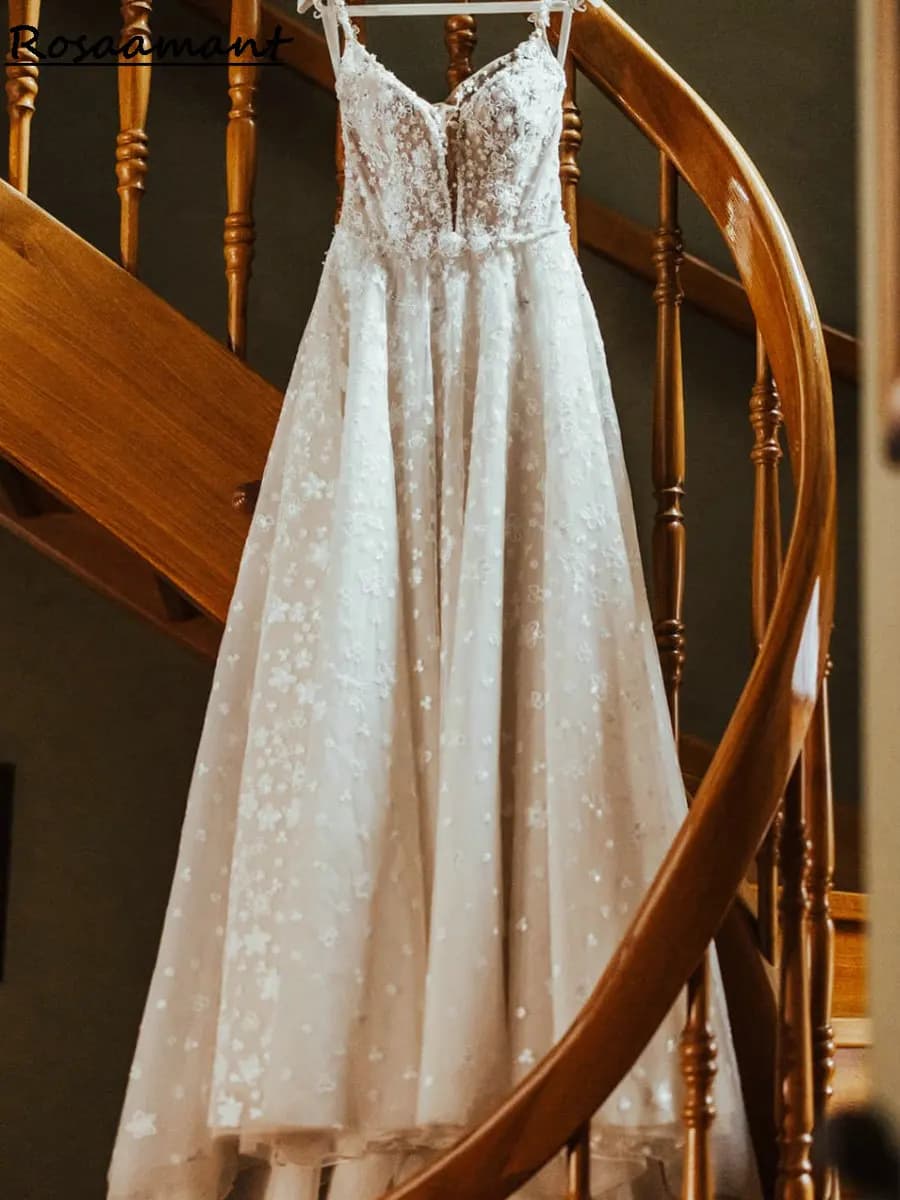 Luxury 3D Floral Lace A-Line Wedding Dresses Spaghetti Straps Illusion Boho Country Bridal Gowns