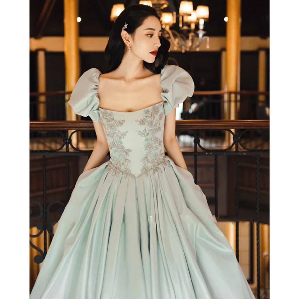 Satin Green Blue Celebrity Dresses Puff Sleeve Applqiue Square Collar Lace-up Backless Princess Woman Celebrity Prom Gowns