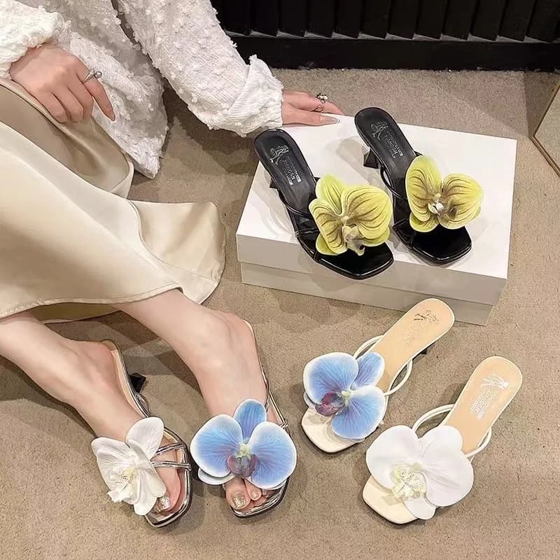 Internet Celebrity Slippers Summer Fashion Sweet Flowers Women's Flip Flops  Casual Beach Vacation Slim Heel Sandals Chanclas