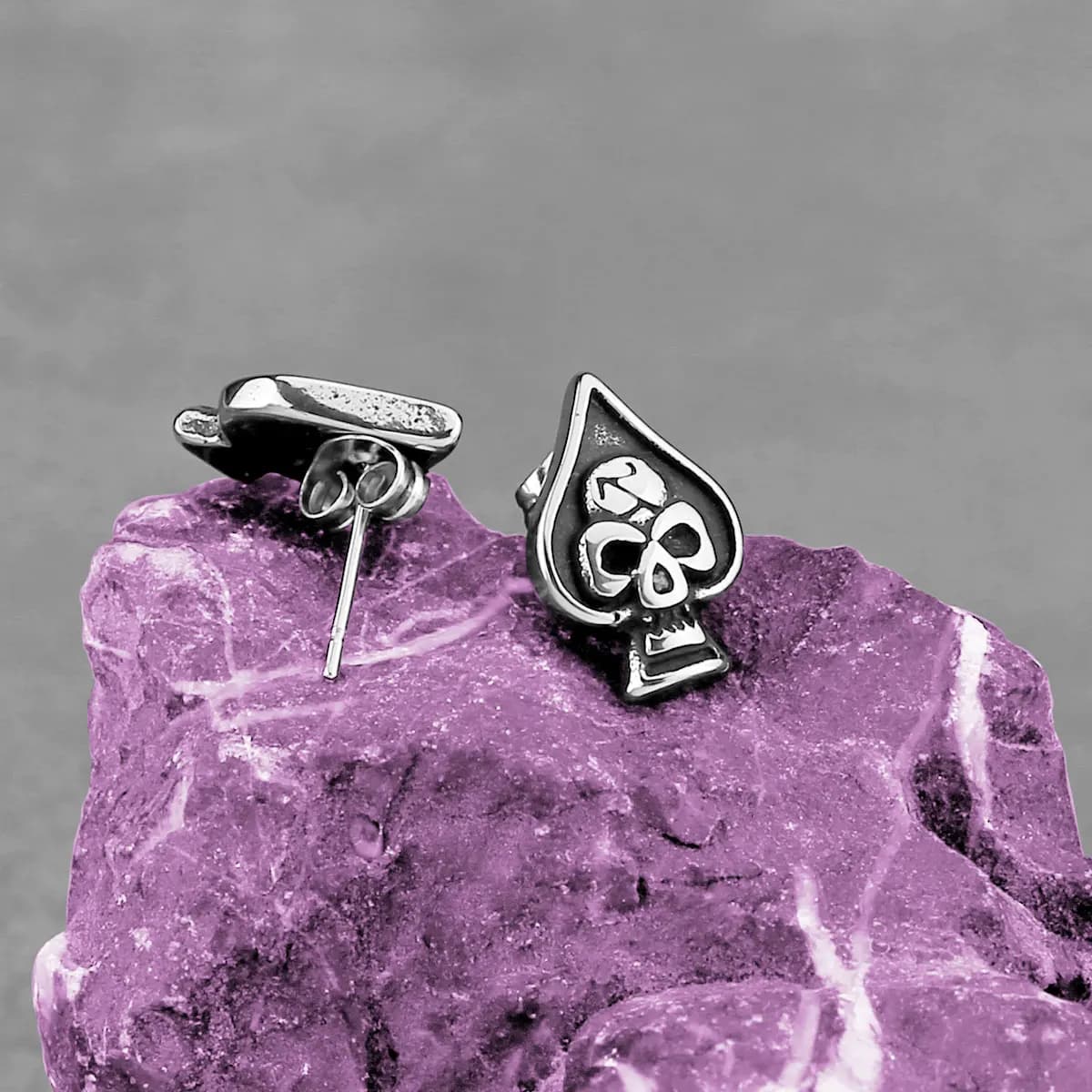 Men's Fashion Cards Spades Skull Stainless Steel Stud Earrings Retro Hip Hop Biker Women Accessories Vintage Male Jewelry Gift