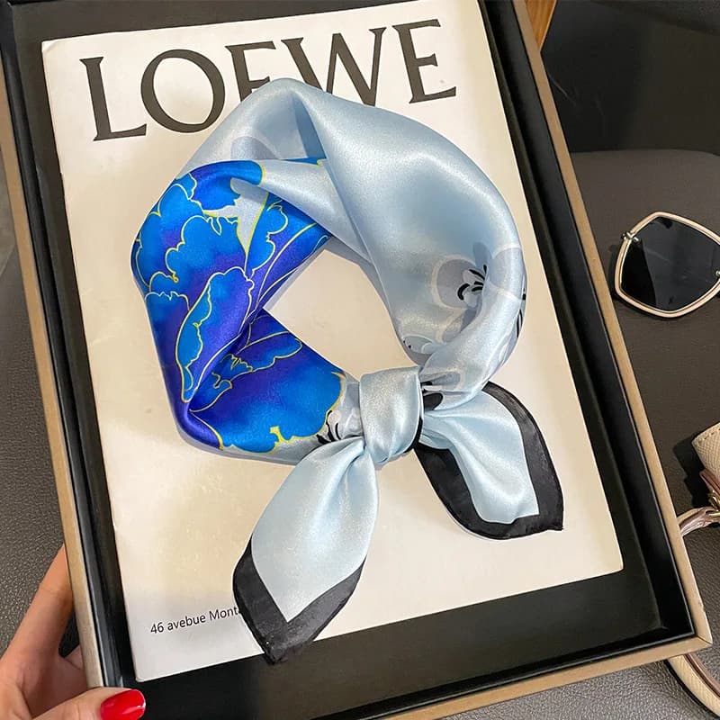 Women Pure Silk Scarf Square Neck Kerchief Bandana Female Floral Hairbands Luxury Small Real Silk Satin Scarves