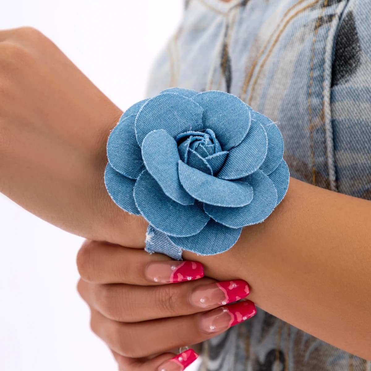 Elegant Blue Denim with Big Flower Bracelet for Women Trendy Making Old Cowboy Hand Chains 2023 Fashion Jewelry Accessories Gift