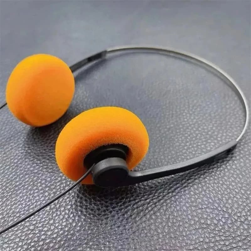 3.5MM Retro Nostalgic Earphones, MP3 Earphones, Personalized Walkman Classic Sports CD Photography Props Wired Headphones