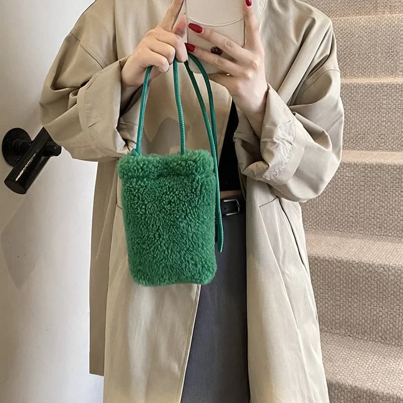 2024 Autumn and Winter New Plush Messenger Bag High-end Bucket Small Bag Change Mobile Phone Mini Simple Small Bag