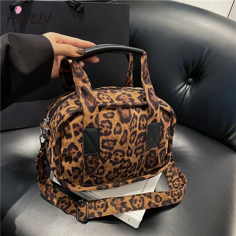 Women's Bag Retro Portable Pillow Bag 2025 Autumn New High-end Versatile Fashion Shoulder Messenger Bag